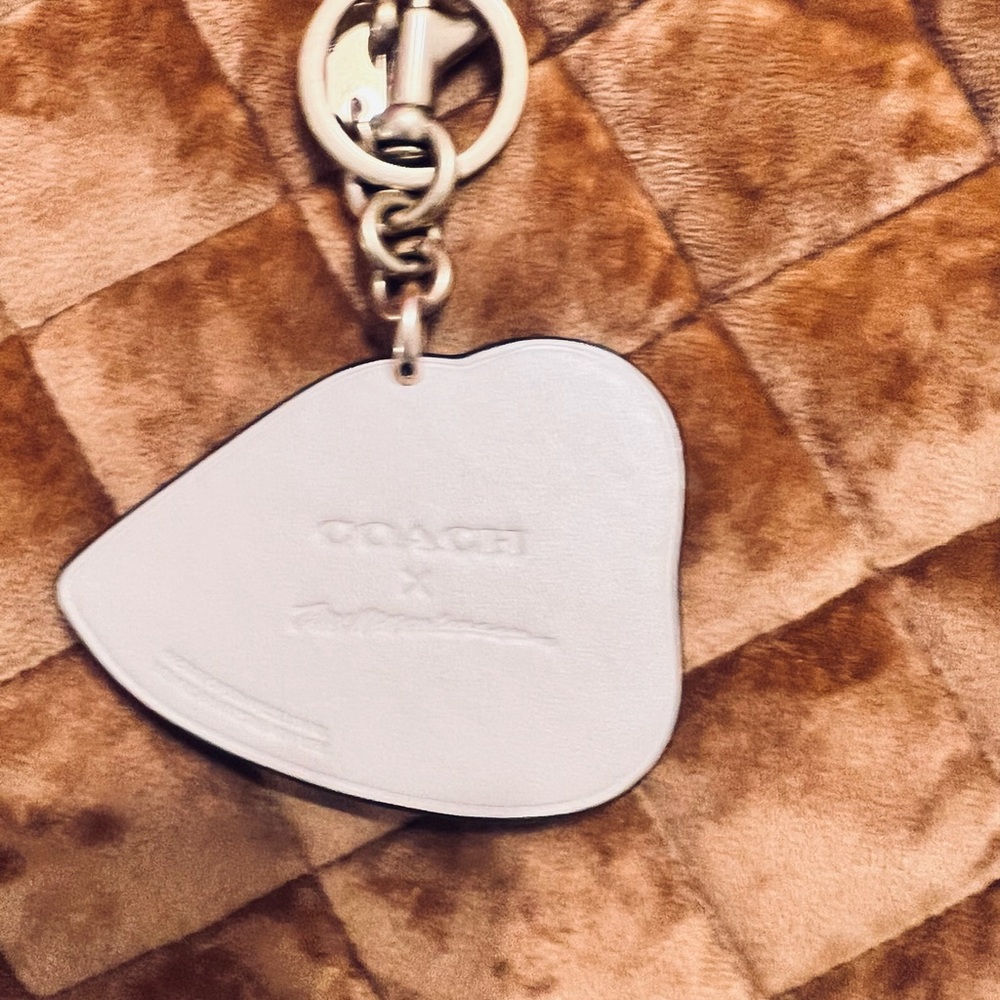 Limited edition Coach Black and Silver  sequin Lip Keychain - Picture 2 of 2